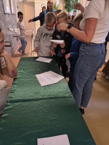 558253284_1269170631677388_7138691089345180754_n