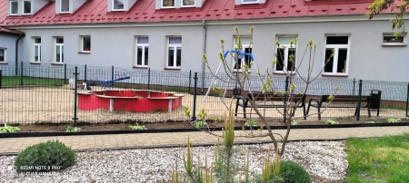 Zmiany wokół szkoły